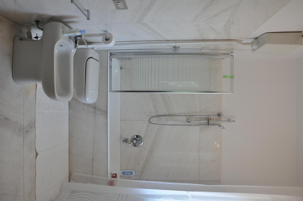 B&B Dos Almas Bari Bagian luar foto
