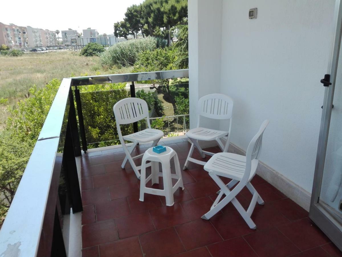 B&B Dos Almas Bari Bagian luar foto