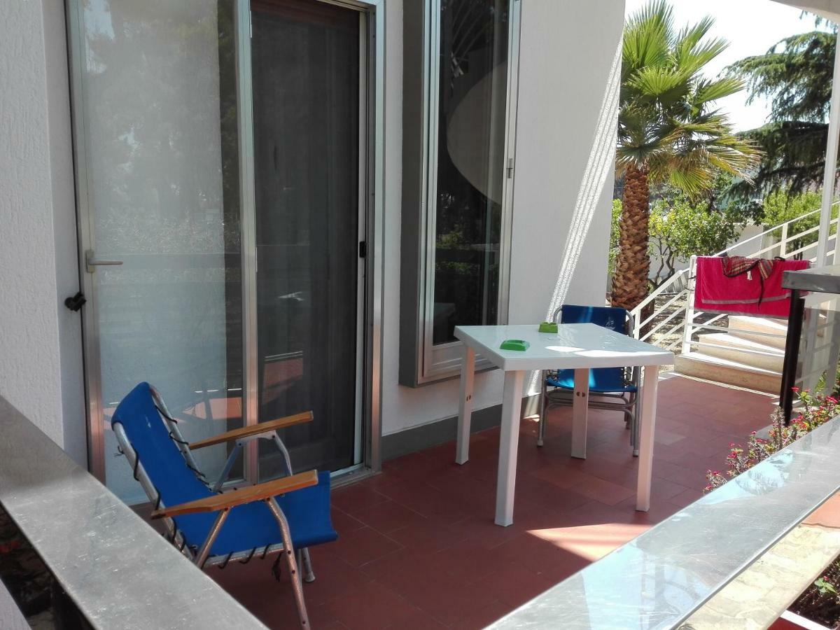 B&B Dos Almas Bari Bagian luar foto